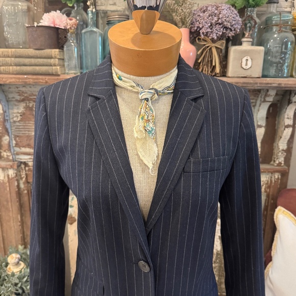 GAP STRIPED NAVY WOOL BLAZER | Lightweight Blended | Tailored | Pinstripe Jacket - Picture 4 of 14